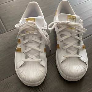 Adidas Superstar little girl size 3